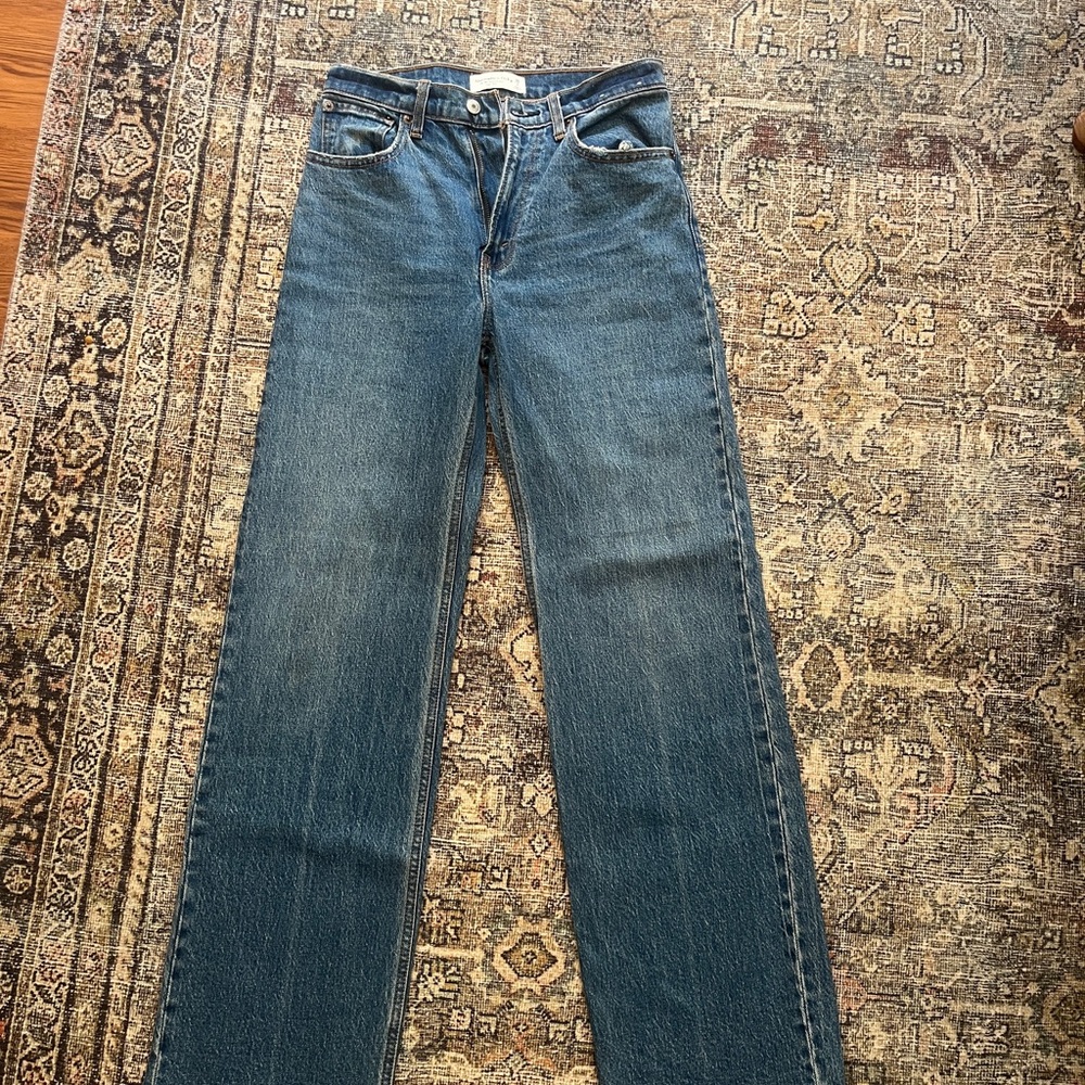 Abercrombie & Fitch Midwash Straight Leg Jeans - Blue